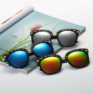 Square Metal Trim Modern Glam Sunglasses - Mix Colors