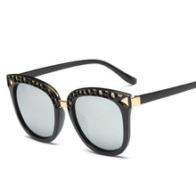 Load image into Gallery viewer, Square Metal Trim Modern Glam Sunglasses - Mix Colors