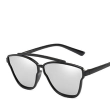 Load image into Gallery viewer, Sleek Street Savvy Distinctive Super Chic Sunglasses - Mix Colors